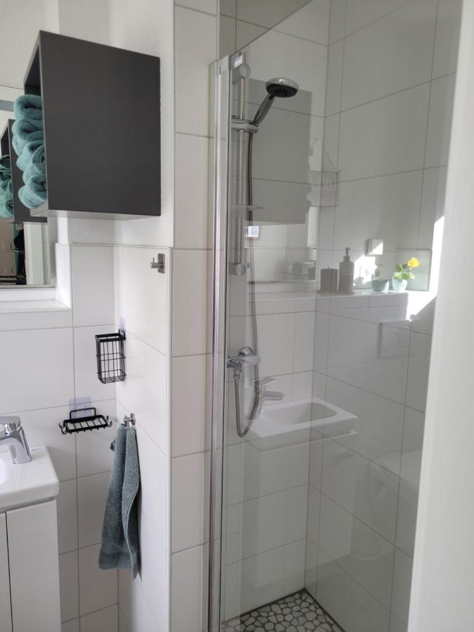 Lin'S Place - Private Room With Bath Near Fair Hannover Dış mekan fotoğraf
